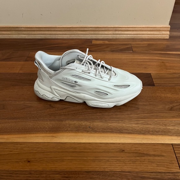 Adidas Ozweego - Picture 2 of 5
